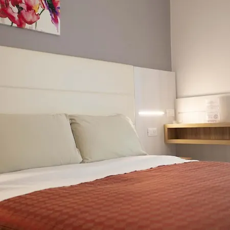 Otel Explorer